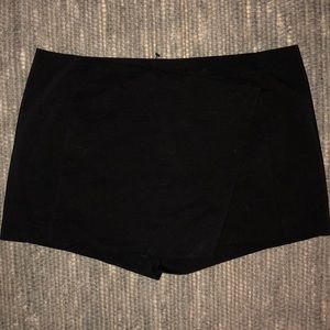 Express Black Skort